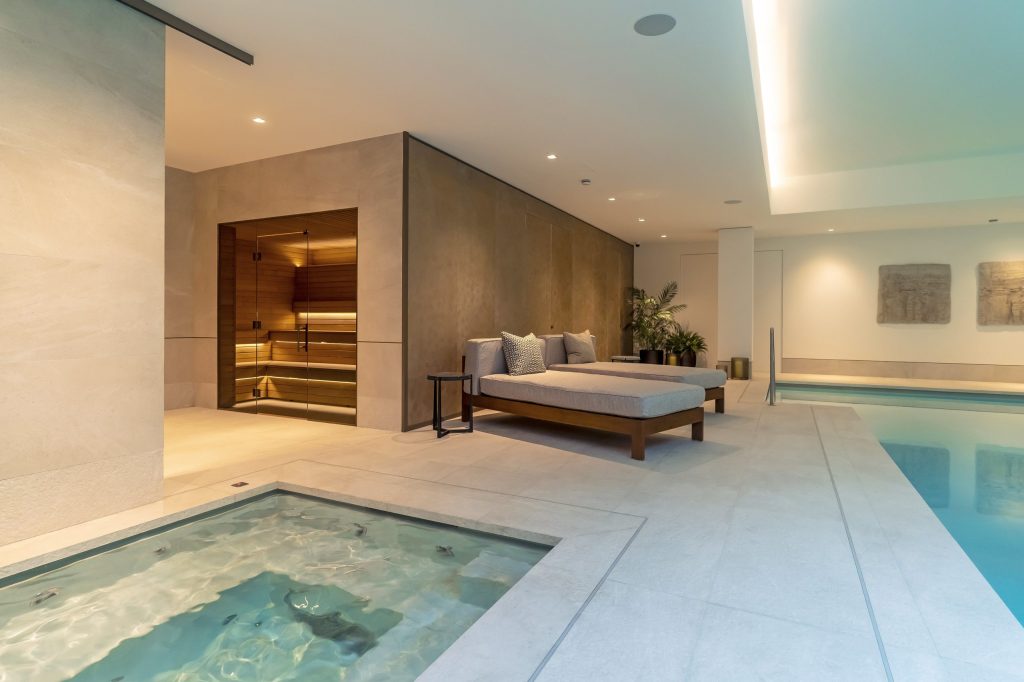 UK Pool and Spa Award Nominee - Regents Crescent | Aqua Platinum Projects