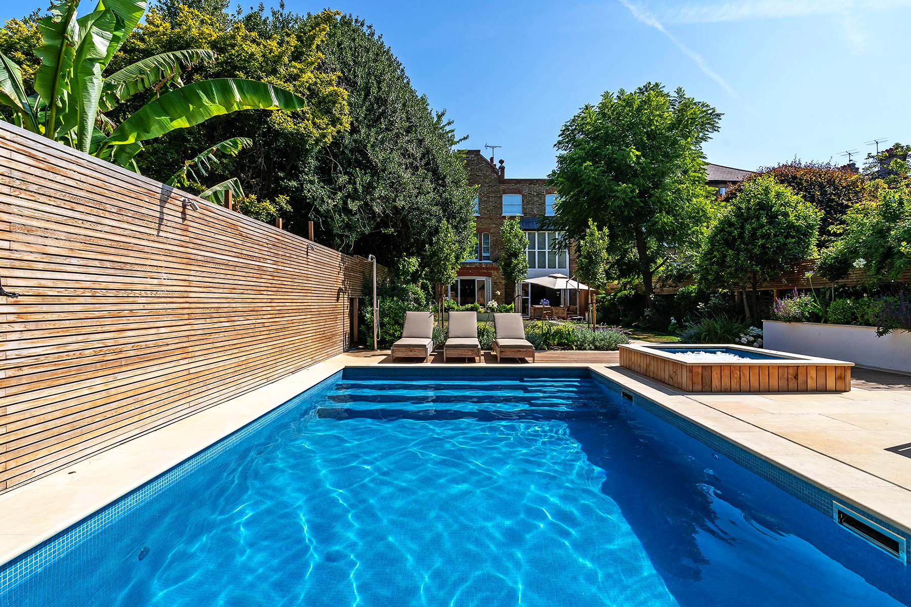 Private Residential Outdoor Pool | Aqua Platinum Projects