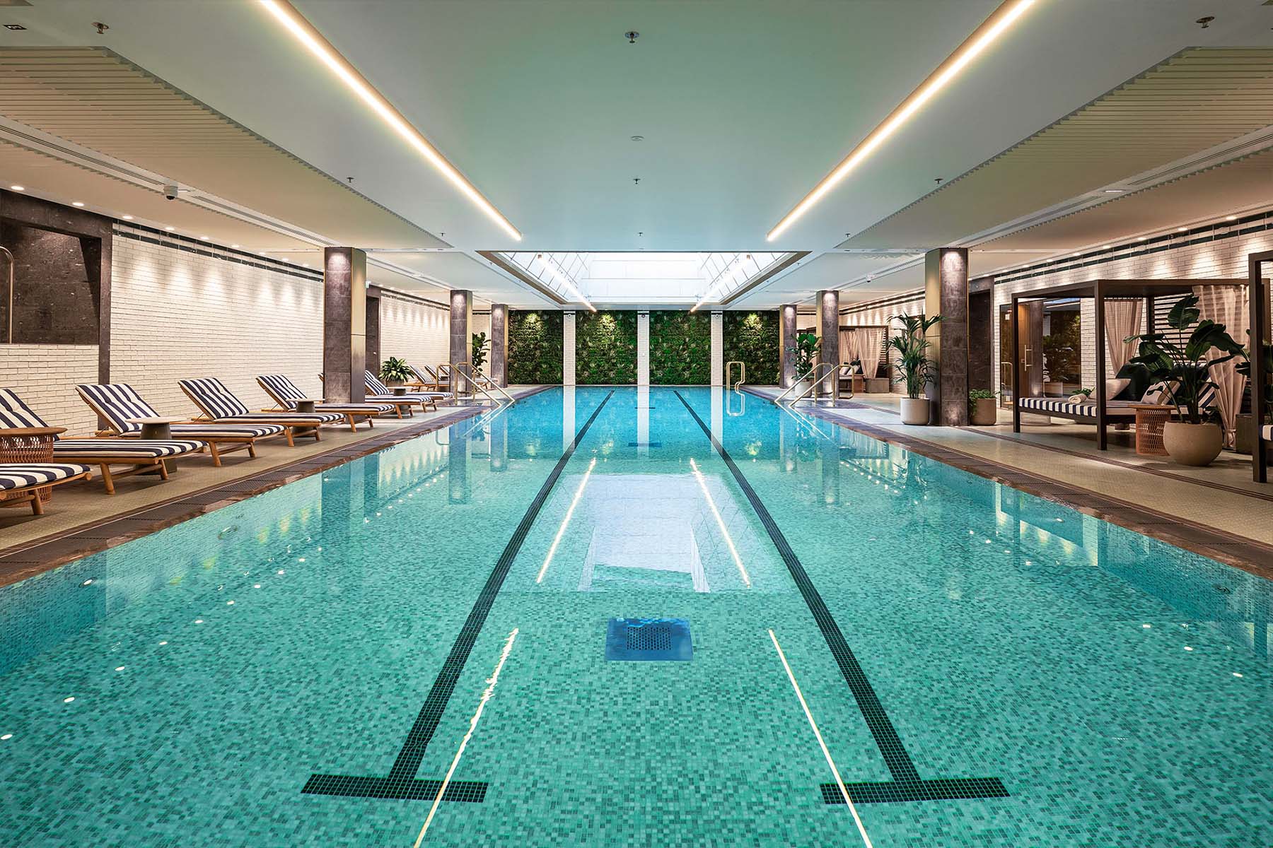 King's Road Park - Hotel Pool & Spa | Aqua Platinum Projects